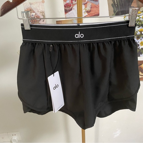 ALO Yoga Women´s Black Athletic Shorts with Logo...